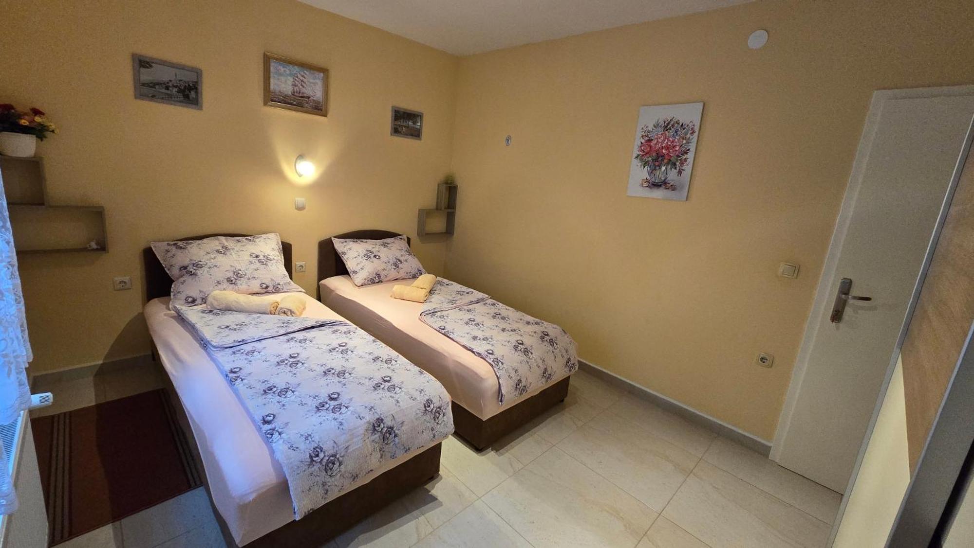 Apartmani Plavsic Novi Vinodolski Exterior foto