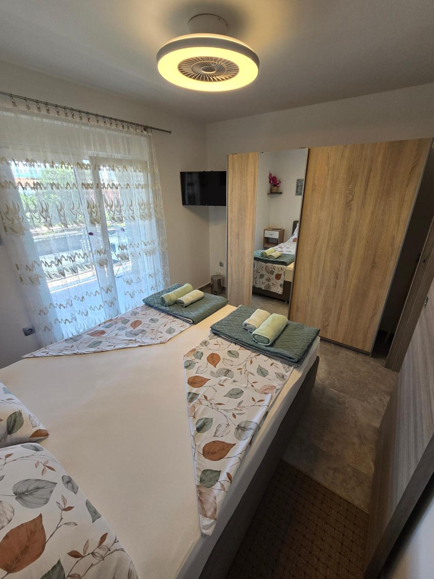 Apartmani Plavsic Novi Vinodolski Exterior foto